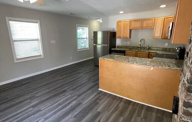 1 bed, 1 bath, 561 sqft, $1,095, Unit 406 Price Ave