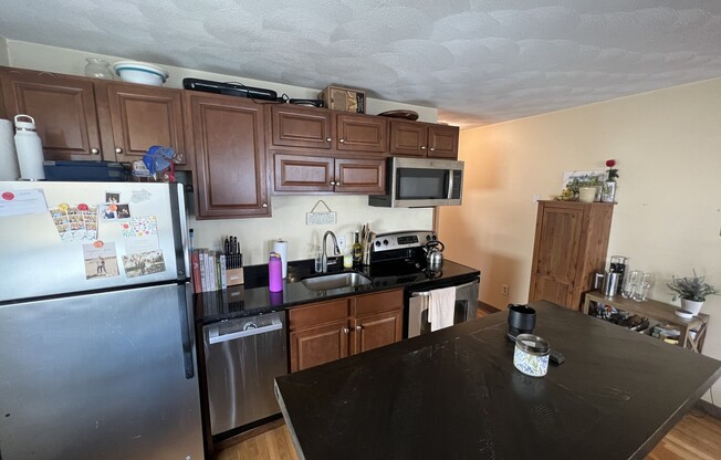 1 bed, 1 bath, $2,850, Unit 2B