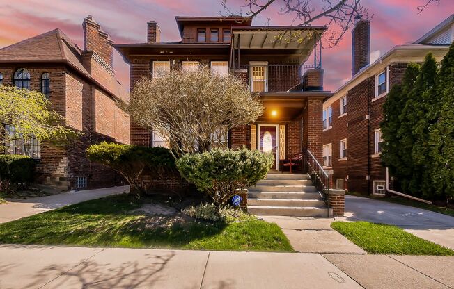 Welcome to this beautiful 2 bedroom, 2 bathroom home located in the charming neighborhood of Grosse Pointe Park, MI