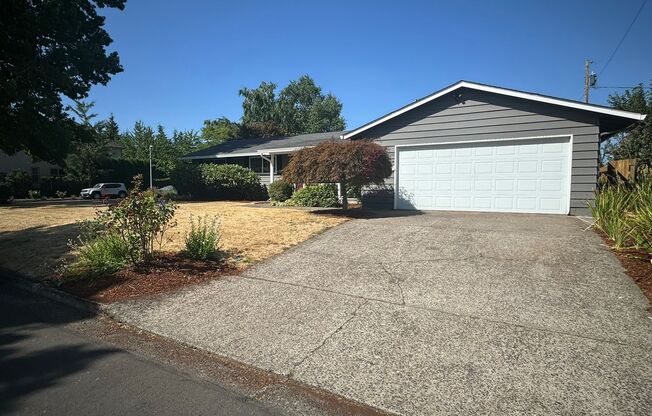 Great 4-Bedroom, 1.5-Bath Home In The River Road Area Of Eugene!