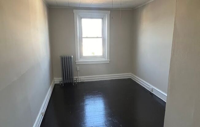 3 beds, 1 bath, $1,800