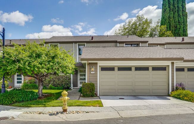 Large 3 Bed 2.5 Bath Townhome walking distance to Downtown Willow Glen!