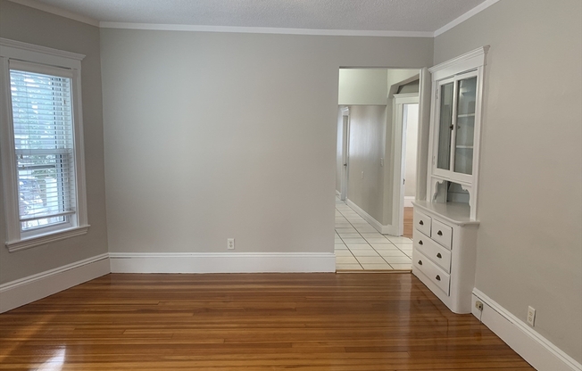 2 beds, 1 bath, $2,500, Unit 1