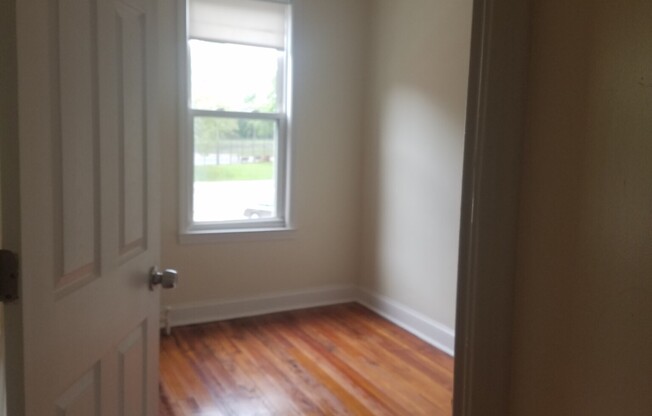 184 WALNUT AVE