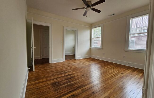 515 E 49th st upper unit
