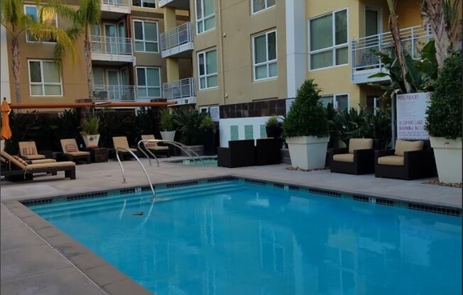 2 beds, 2 baths, 1,050 sqft, $3,100