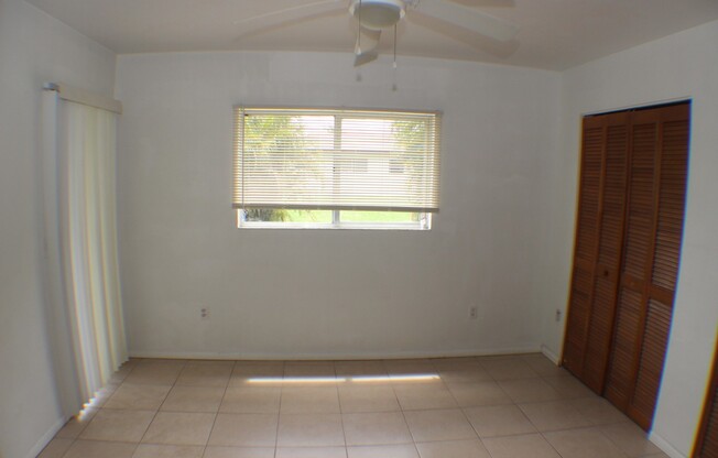 2 beds, 2 baths, 860 sqft, $1,300, Unit 4009 SE 11th Ave #107