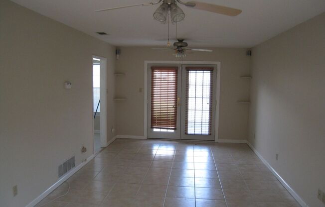 111 Countrywalk Cir