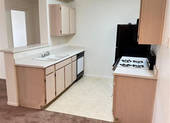 2 beds, 2 baths, $1,350