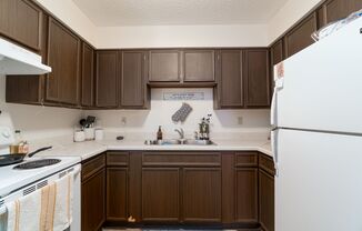 2 beds, 1 bath, $725, Unit 110