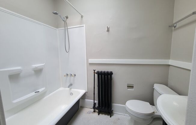 1 bed, 1 bath, $995, Unit S20