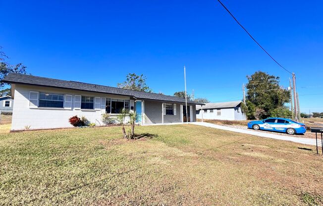 A Slice of Paradise: Modern 3BD/2BA Poolside Charm in Dade City! WASHER & DRYER INCLUDED! Ready to Move In Dec. 23rd!