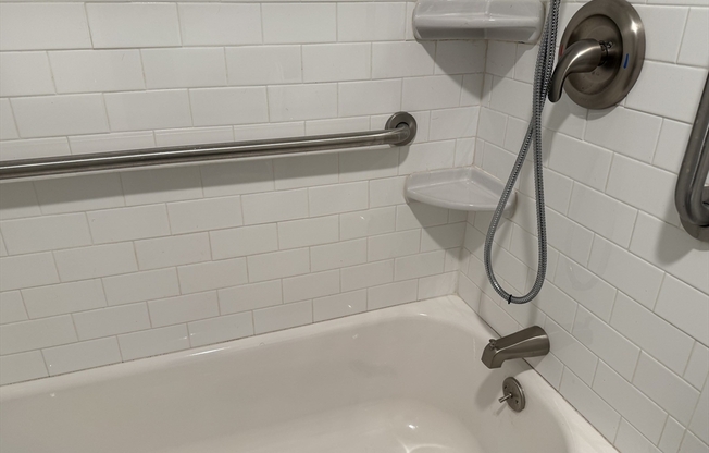 1 bed, 1 bath, 602 sqft, $2,500, Unit L25