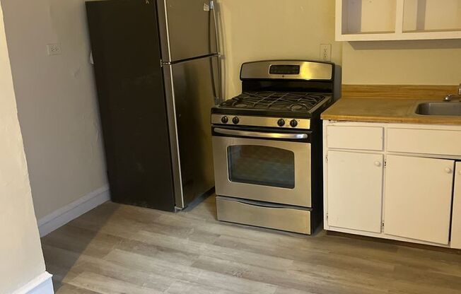 One bedroom one bathroom apartment with heat included