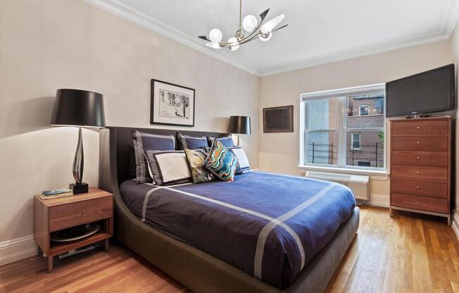 261 W 112 ST