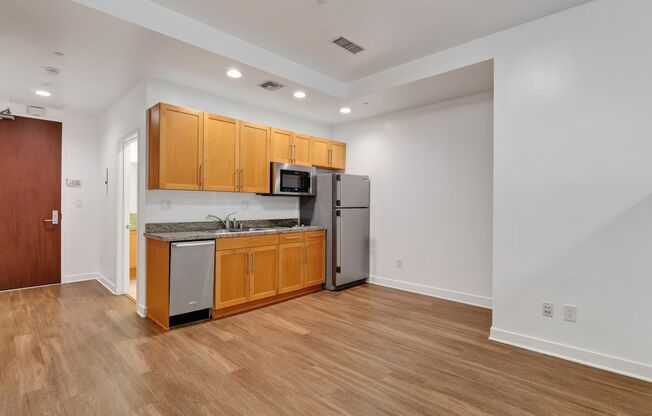 Studio, 1 bath, 515 sqft, $2,879.81, Unit 104