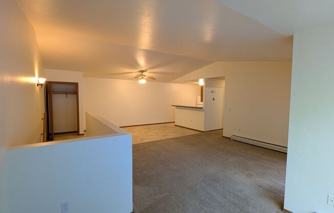 2 beds, 1 bath, 1,100 sqft, $1,319, Unit 1053 8305