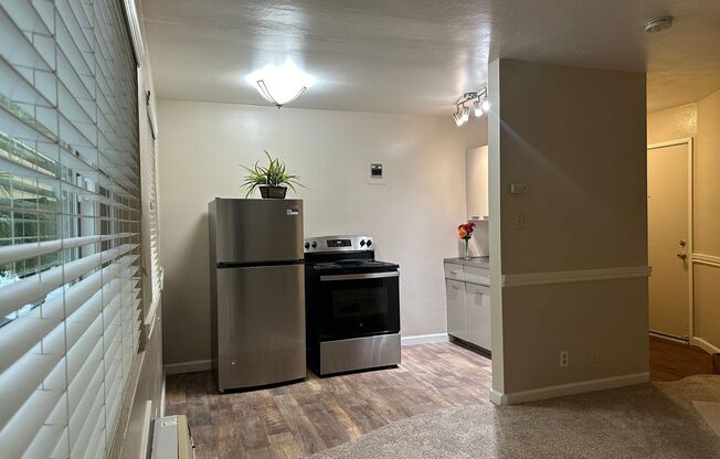 Studio, 1 bath, $1,425, Unit #211