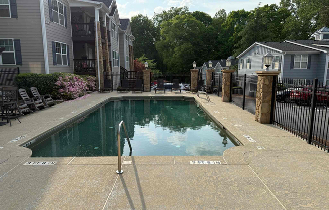 203 MADISON LN SE