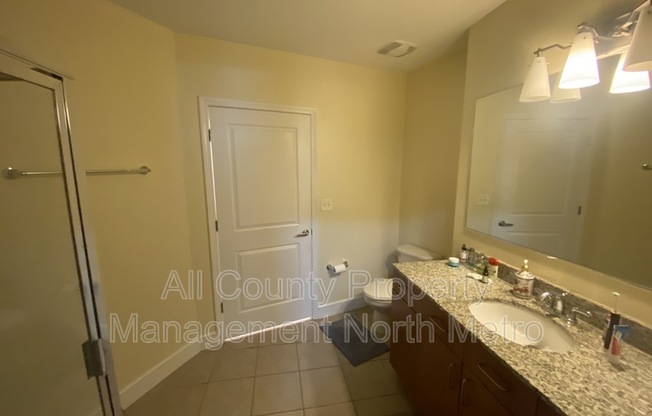 950 W Peachtree St