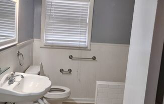 3 beds, 1 bath, $1,295