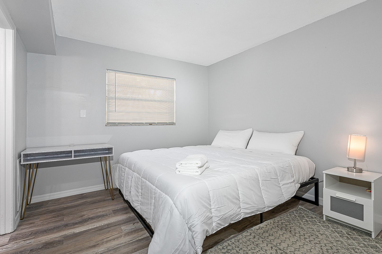 University Park 1/1/ Unit, Centrally located near parks and Shopping! Pet friendly.