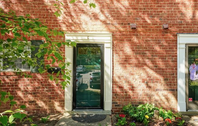 Fully Renovated 2BR Townhome-Style Condo – Available Now!
