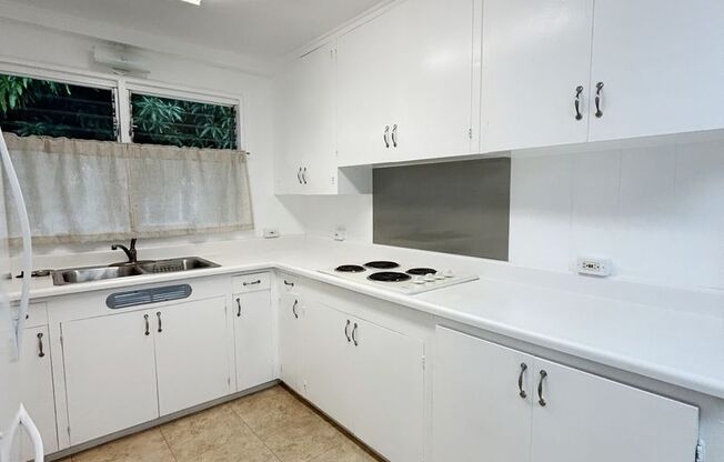 Waimalu - 4 bed, 2.5 bath, 2 car carport Single Family Home