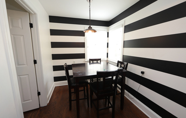 Updated ITB Home in Great Dixie Trail Location!
