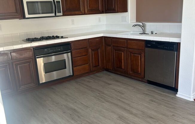 4BR/2.5BA Townhouse with a view