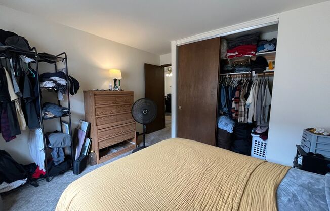 1 bed, 1 bath, $950, Unit 28