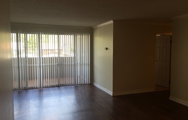 1 bed, 1 bath, 734 sqft, $1,307, Unit 207