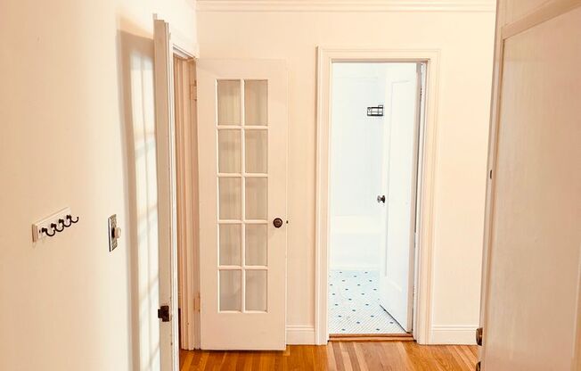Beautiful 1 Bedroom located in one of San Francisco's most desirable neighborhoods!