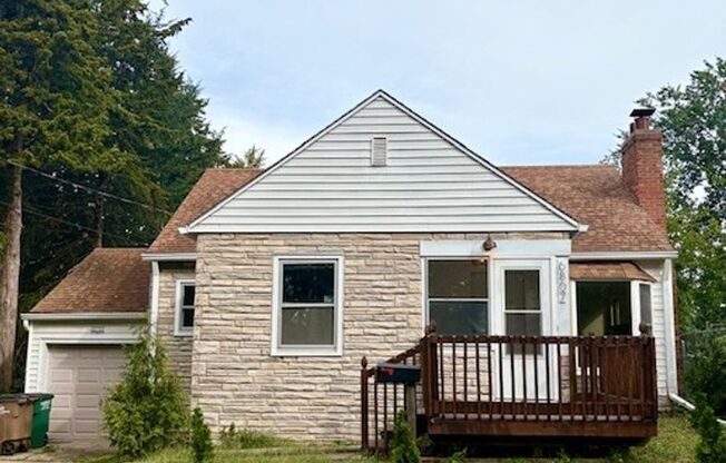 Charming 4-Bedroom Home in the Heart of Windsor Heights!
