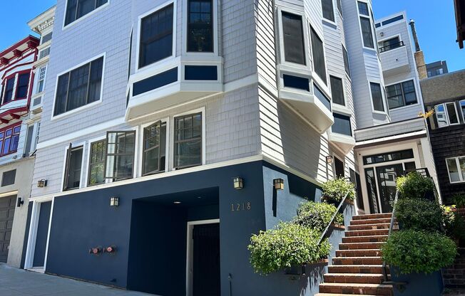 Elegant 2BR Top Floor Penthouse Condo in Prime Nob Hill with 2 Car Garage!