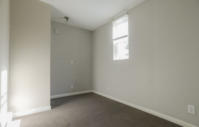 2 beds, 1 bath, 690 sqft, $2,800, Unit 200