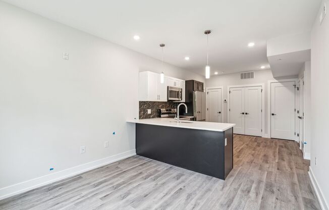 2 beds, 2 baths, 870 sqft, $1,795, Unit D03