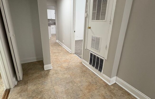 3 beds, 1 bath, 1,270 sqft, $1,350, Unit WW 201