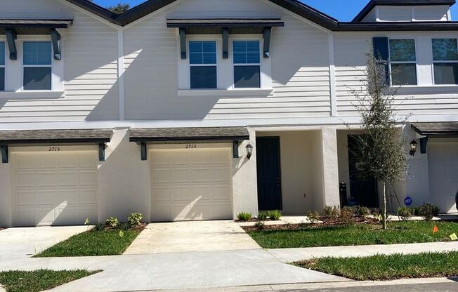 Like new 3 bedroom, 2.5 bathroom, 1 car garage townhouse for rent in Brandon!