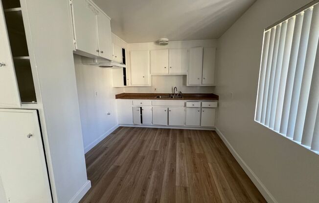 2 beds, 1 bath, 702 sqft, $2,200, Unit 204