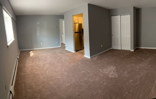 1 bed, 1 bath, 625 sqft, $1,275, Unit F03