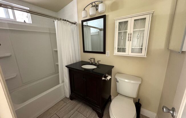 1 bed, 1 bath, $2,350, Unit 2726