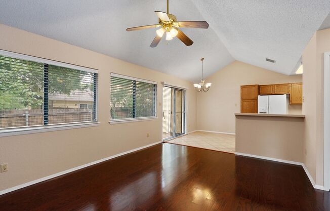 Perfect 3-Bedroom Condo in North Austin for Lease