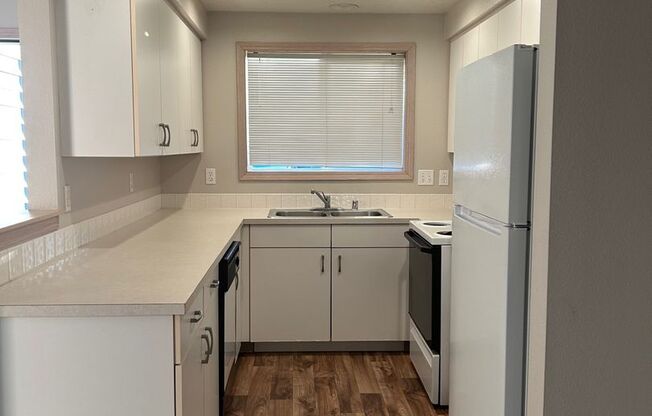 2 beds, 2 baths, 1,240 sqft, $1,940, Unit B6