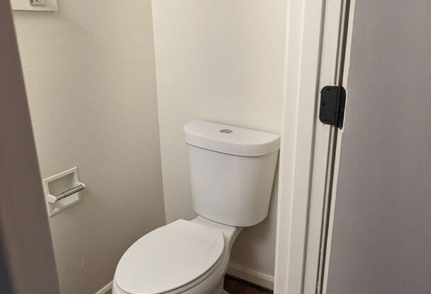 2 beds, 1.5 baths, 900 sqft, $1,545, Unit 7869