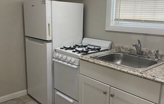 Studio, 1 bath, 425 sqft, $1,500, Unit 7