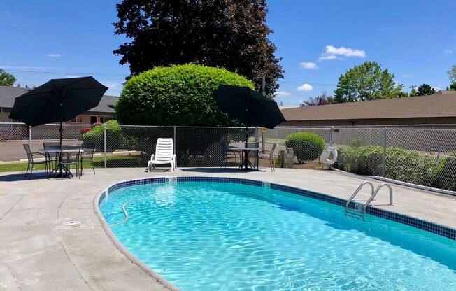 2 beds, 1 bath, 845 sqft, $1,625, Unit 42