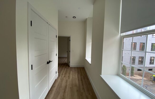 1 bed, 1 bath, 1,014 sqft, $2,461, Unit 222