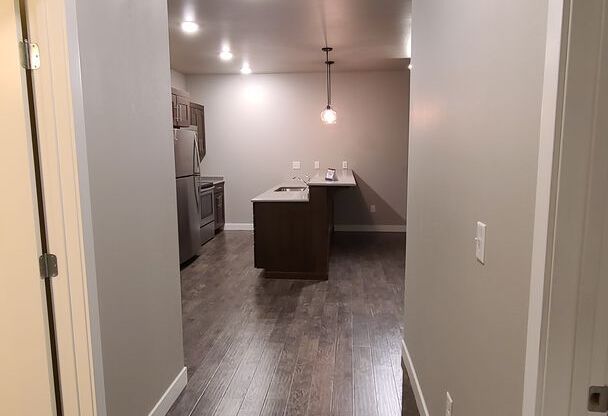 1 bed, 1.5 baths, $1,325, Unit 322