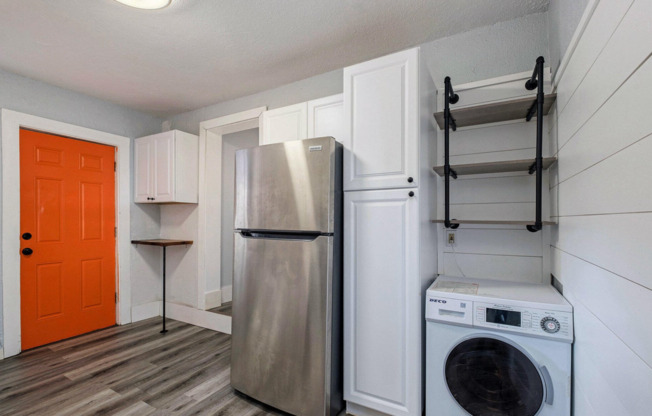 2 beds, 1 bath, $1,450